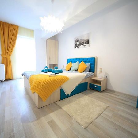 Korona Studio Brasov Luaran gambar