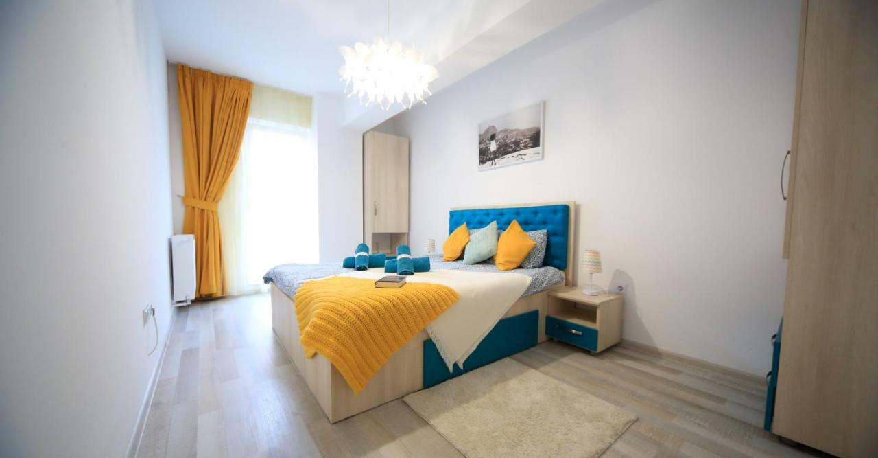 Korona Studio Brasov Luaran gambar