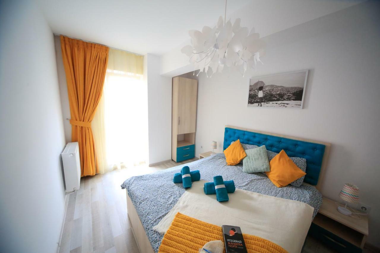 Korona Studio Brasov Luaran gambar
