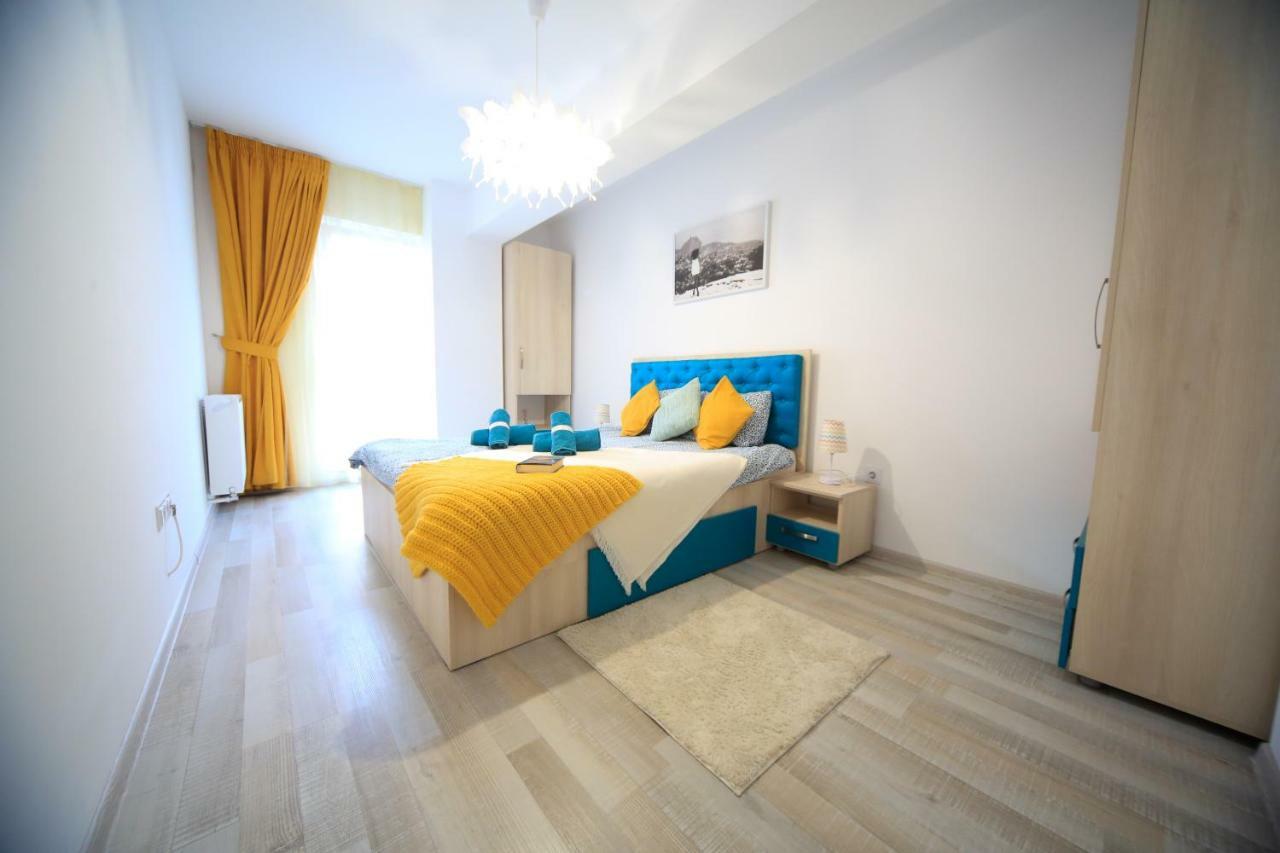 Korona Studio Brasov Luaran gambar