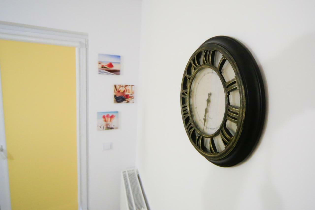 Korona Studio Brasov Luaran gambar