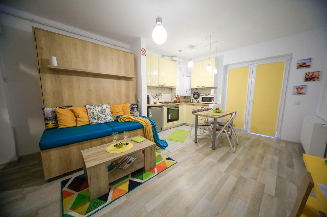 Korona Studio Brasov Luaran gambar