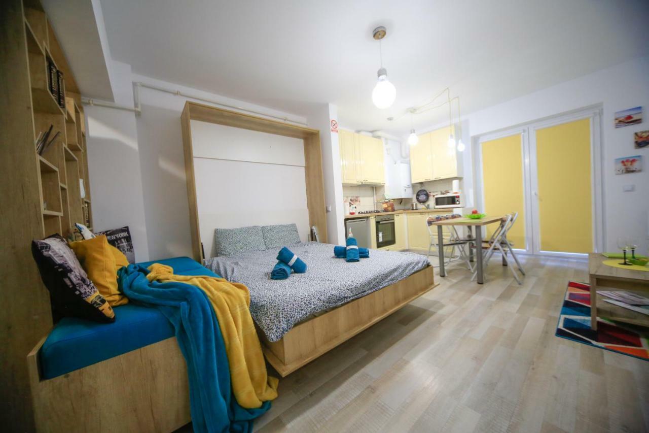Korona Studio Brasov Luaran gambar