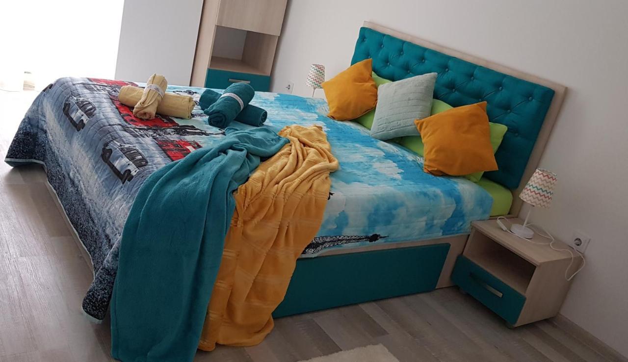 Korona Studio Brasov Luaran gambar